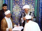 :گزارش تصویری: عمامه گذاری طلاب توسط آیت الله مکارم شیرازی  