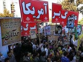 40 هزار دانش آموز قمی به سمت حرم حضرت معصومه(س) راهپیمایی می کنند