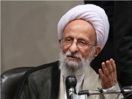 مداحان از ابراز ارادت‌هایی که سبب سوءاستفاده دشمن می‌شود، پرهیز کنند