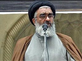 نسبت به دسیسه های دشمن نگاه مدبرانه داشته باشیم