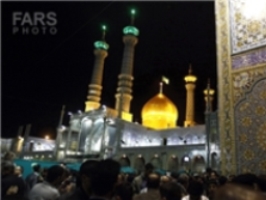 حضور گسترده زائران در مراسم تحویل سال حرم مطهر حضرت معصومه(س)