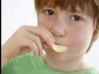 مصرف چیپس و پفک باعث ایجاد اختلالات رفتاری در کودکان می‌شود/انتخاب تغذیه بر اساس نوع مزاج افراد