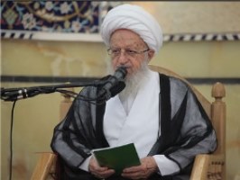 آیت الله مکارم شیرازی: کسی با منافع شبکه‌های اینترنتی مشکل ندارد ولی باید با مضرات آنها برخورد شود