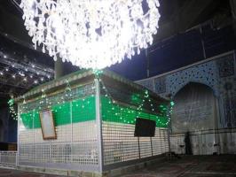 مسئول فرهنگی خواهران از برگزاری مراسم سالروز ارتحال امام خمینی(ره) در رواق حضرت خدیجه سلام الله علیها ویژه خواهران خبر داد.