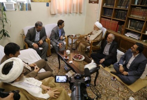 دکتر سقائیان‌نژاد شهردار قم با آیت‌الله صافی گلپایگانی دیدار و گفت‌وگو کرد.