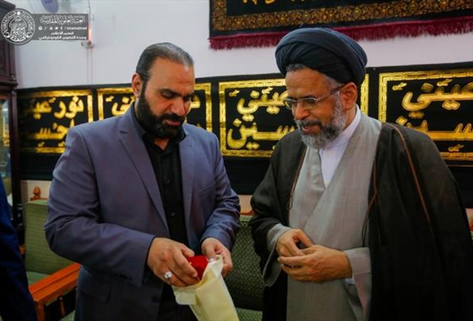 وزیر اطلاعات ایران به زیارت حرم امام علی(ع) مشرف شد