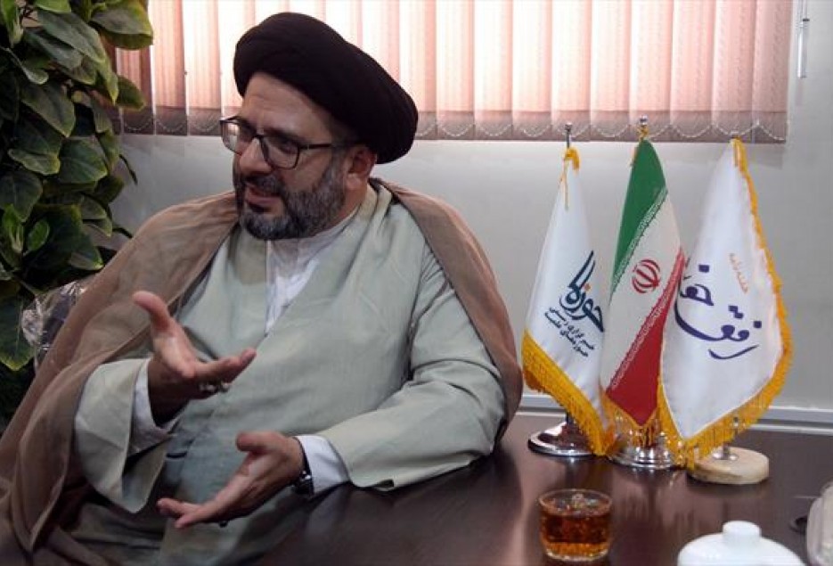 حوزه علمیه محور انقلاب اسلامی است و زیر چتر جناح خاصی نخواهد رفت