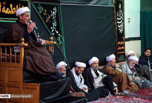 مراسم عزاداری ایام شهادت حضرت فاطمه زهرا(س) امروز در بیوت مراجع تقلید برگزار شد.