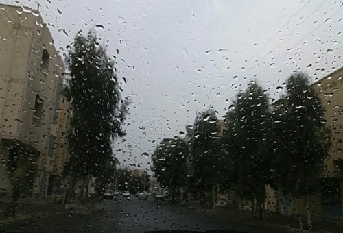 بارش پراکنده باران در قم