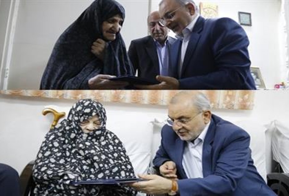 ديدار استاندار قم با خانواده شهداي دفاع مقدس