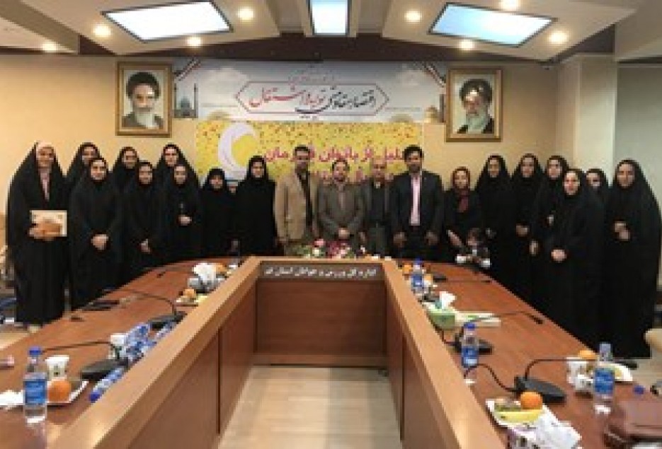 تقدير از قهرمان هندبال زنان ايران در قم