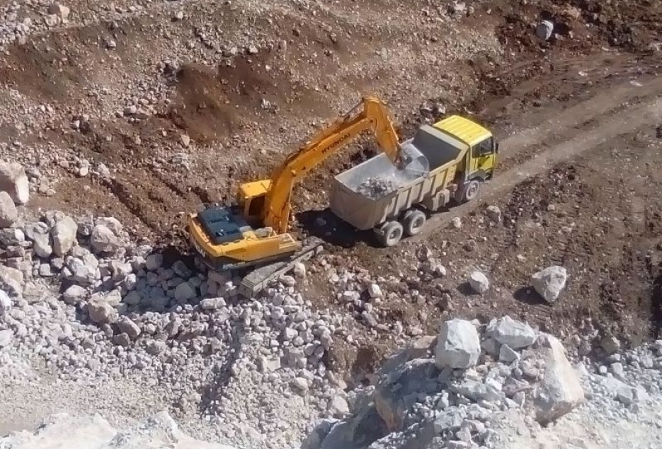 25 نوع ماده معدنی در قم وجود دارد