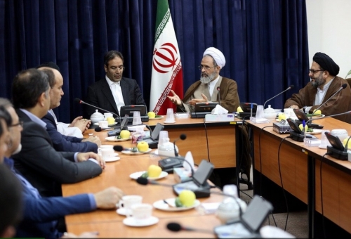 دست حوزه در زمینه نظریات اقتصادی خالی نیست/ مجموعه های پژوهشی حوزه در اختیار اصلاح مباحث اقتصادی و معاملات