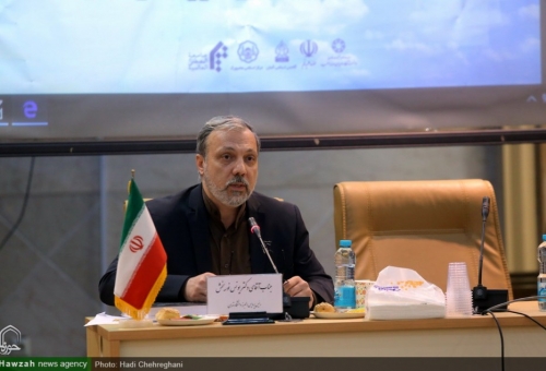 شیعه می تواند الگوی اسلام عقلانی و معتدل باشد/ اسلام در غرب با چالش ها و آسیب هایی مواجه است