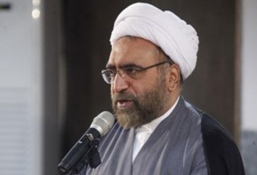 نقش موثر ائمه جماعات در کاهش آسیب های اجتماعی در کشور/دشمن به دنبال تضعیف جایگاه روحانیت در بین مردم است