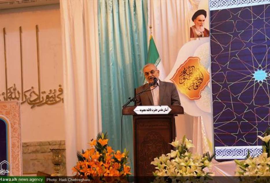 برای ارائه خدمات مورد نیاز به زائران حرم بانوی کرامت تلاش می‌کنیم