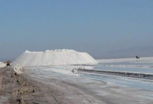 مدیریت بهره برداری دریاچه نمک با قم است ولی راه دسترسی نداریم