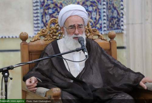تواضع از ویژگی شخصیتی آیت الله دوزدوزانی بود