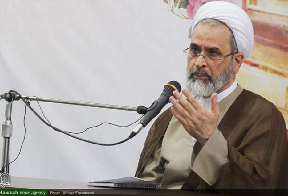ائمه اطهار(ع) از گفتمان کلان اسلامی صیانت می کردند/آماده سازی جامعه برای عصر غیبت راهبرد ائمه(ع)