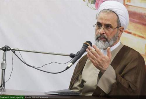 ائمه اطهار(ع) از گفتمان کلان اسلامی صیانت می کردند/آماده سازی جامعه برای عصر غیبت راهبرد ائمه(ع)