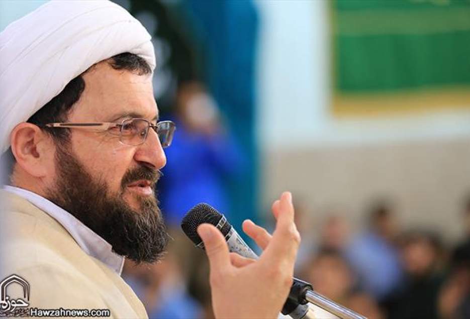 اگر مسؤولان طبق آئین نامه خدا عمل می کردند این همه مشکل نداشتیم