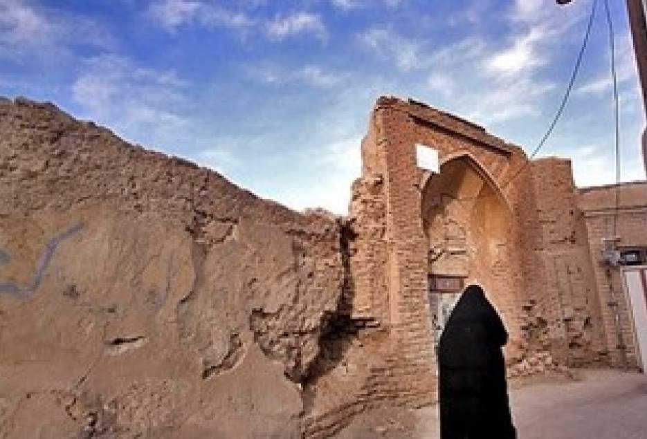 کمبود فضای سبز و پارکینگ در بافت فرسوده/احیای محورهای دارای ارزش تاریخی