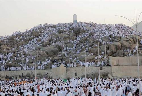 عرفه، روز غلبه انسان بر شیطان/ جاماندگان رمضان استفاده کنند