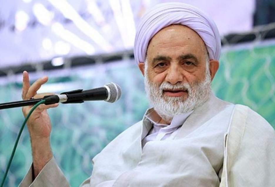 نماز محور اصلی همه امور و فعالیت های مهم کشور باشد