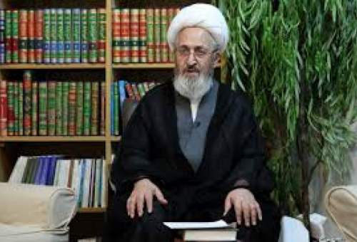 آیت‌الله سبحانی: توبه و استغفار مهم‌ترین عامل پاکی و سعادتمندی انسان است