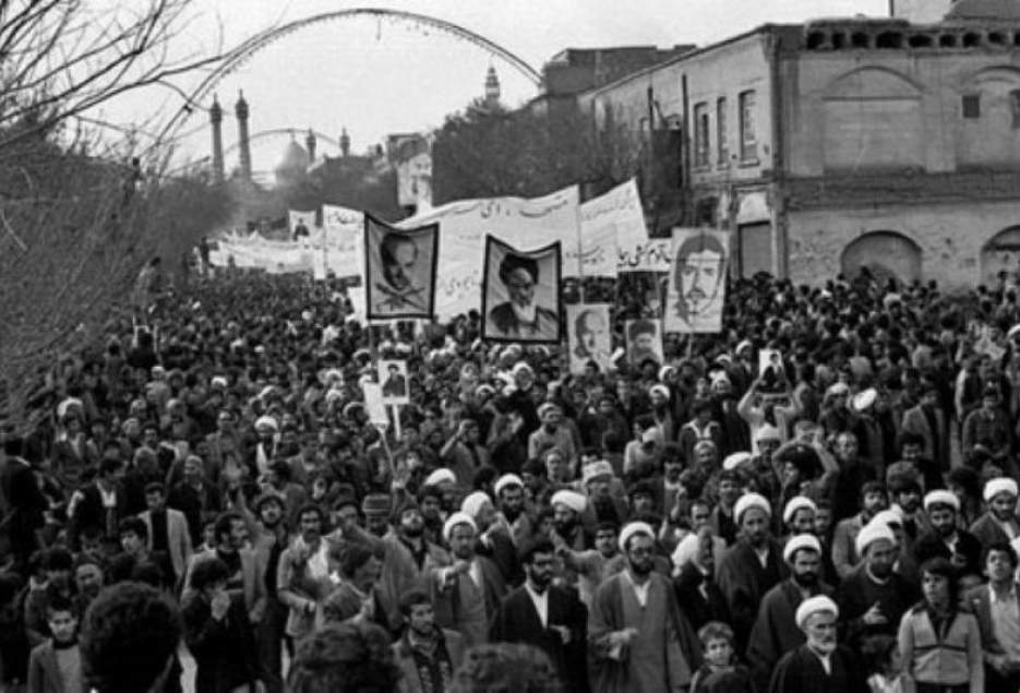 قیام 19 دی؛ جوانه ی درخت تناور انقلاب