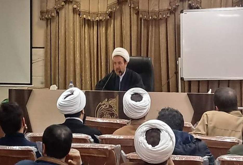 به اندازه عمر انقلاب زمان نیازداریم تا بتوانیم به دستاورد‌های آن بپردازیم