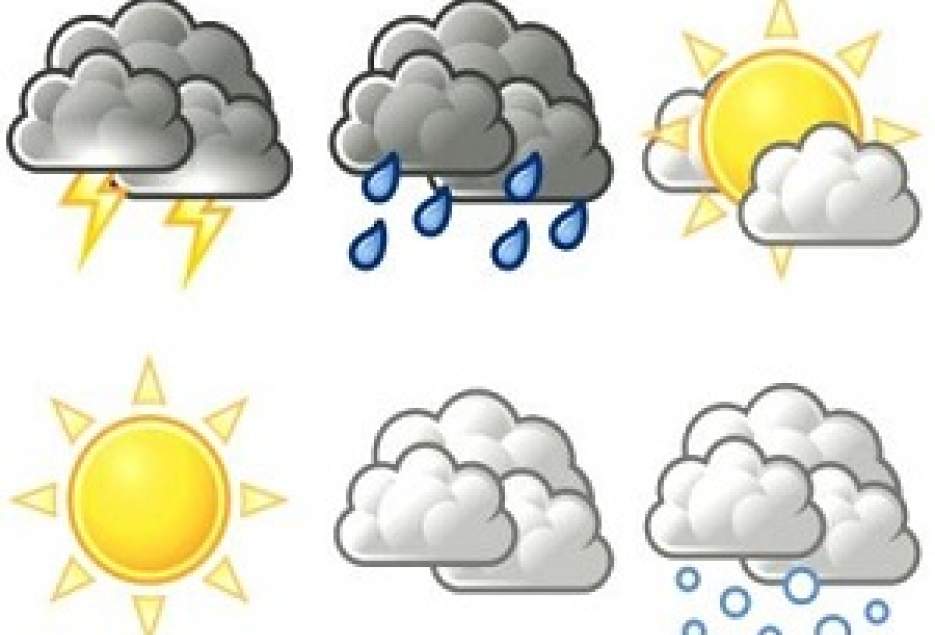 آسمان قم نیمه ابری است