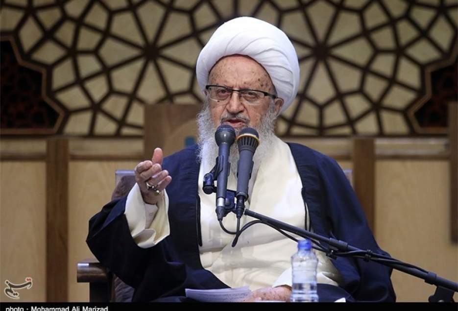 آیت‌الله مکارم شیرازی: مردم به جای تشریفات ایام نوروز ‌به فکر خانواده‌های تحت‌فشار اقتصادی باشند‌
