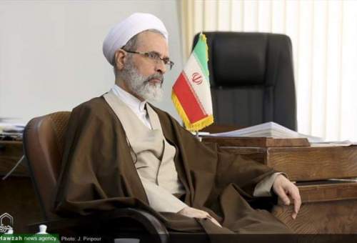 حوزه برای رفع آسیب های اجتماعی در ارتباط با استعمال دخانیات آماده همکاری است