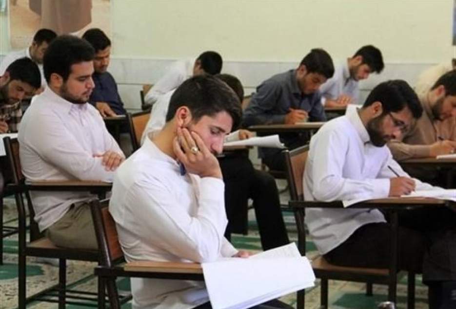 استفاده از ابزارهای جدید آموزشی در مدرسه علمیه امام زین العابدین(ع) قم