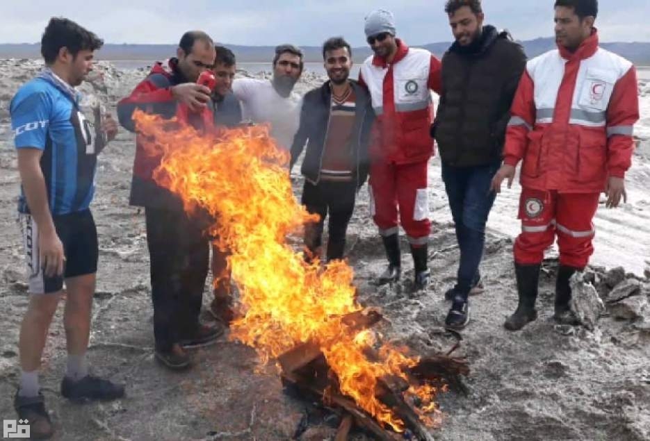 انجام عملیات نجات امدادگران هلال احمر / کوهنورد صاعقه‌دیده و تیم دوچرخه‌سواری نجات یافتند