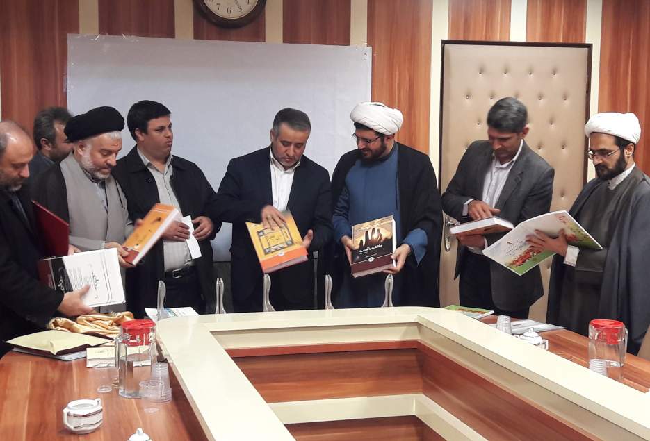 ۵ عنوان کتاب "بریل" در قم رونمایی شد