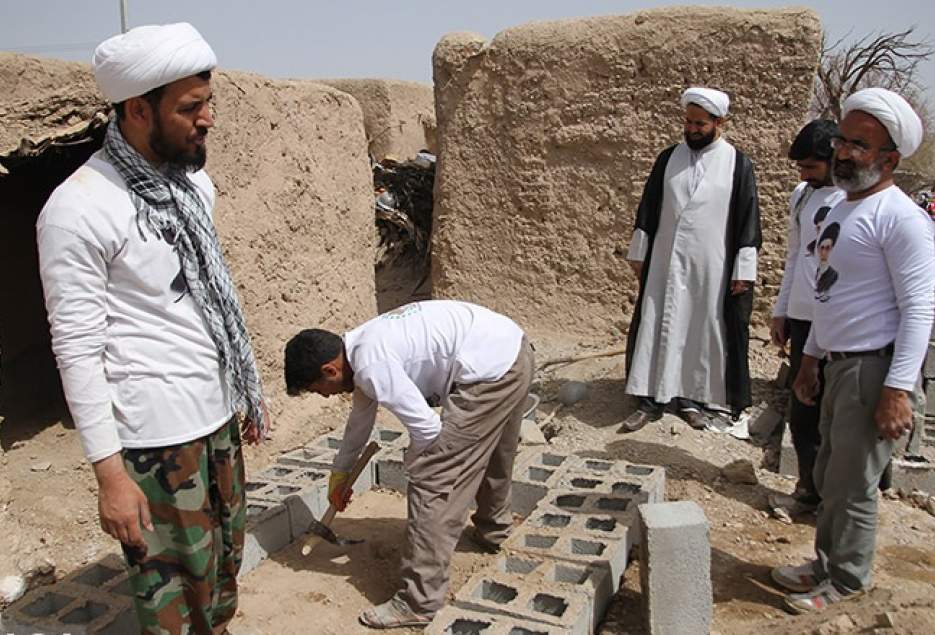 خدمت رسانی گروه جهادی طلبه -دانشجویی قم در مناطق محروم فارس و اصفهان 