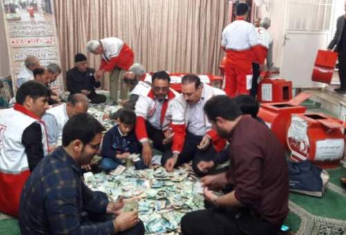 کمک ۳۲۰ میلیون تومانی مردم قم به آسیب‌دیدگان سیل شمال کشور