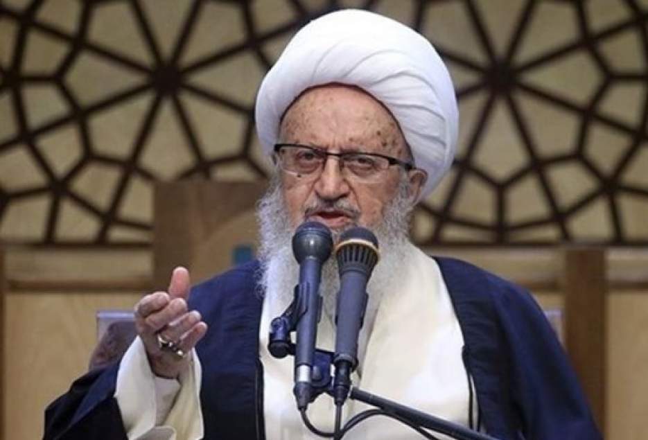 آیت‌الله مکارم شیرازی: فرهنگ حاکم بر دانشگاه‌ها اسلامی باشد/دولت نسبت به فضای مجازی حساسیت نشان دهد