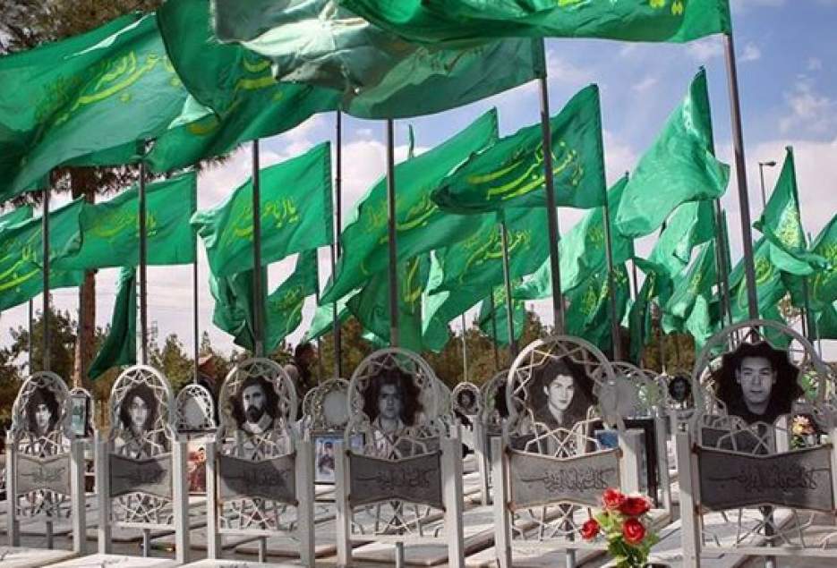 زیارت آنلاین مزار شهدای مدافع حرم در آرامستان بهشت معصومه (س)