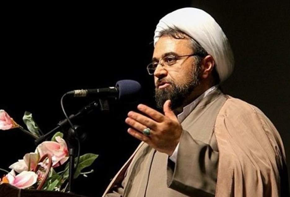 تکریم و نیکی به پدر و مادر مورد تاکید اسلام است
