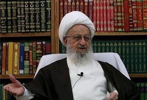 آیت‌الله مکارم شیرازی: نباید اجازه دهیم آمریکایی‌ها خواسته‌های نامشروعشان را بر ما دیکته کنند