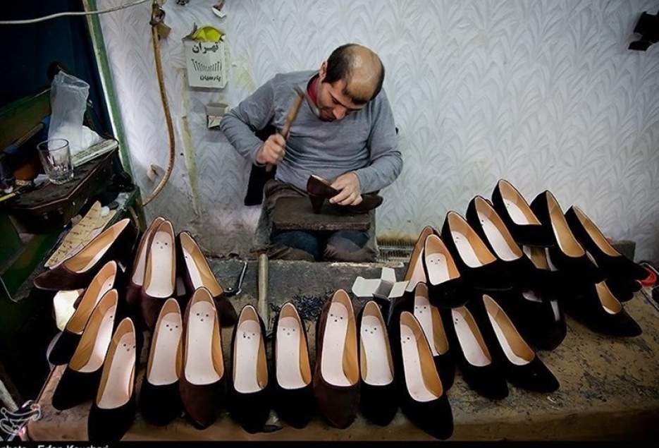 صنعت کفش قم با مشکل تأمین مواد اولیه روبه‌رو است