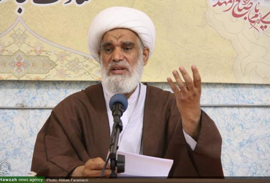 مقاومت تنها راه پیروزی در برابر دشمنان است / فشارهای اقتصادی، فرصتی برای پیشرفت و تعالی ایران اسلامی