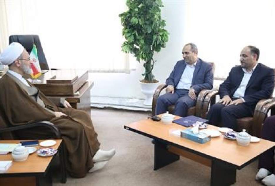 تاکید آیت الله اعرافی بر همگرایی بیشتر مسئولان شهرهاي قم و مشهد