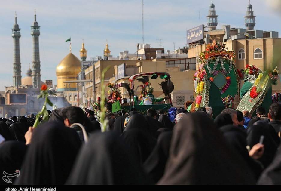 حوزه علمیه با برگزاری همایش‌هایی جایگاه قم را معرفی کند