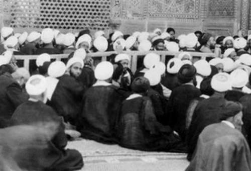 حوزه باید نگاه برون گرا داشته باشد/ نگرش به دروس حوزه مدرکی نباشد