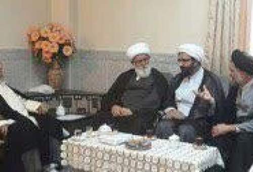 رئیس شورا و مدیر حوزه تهران به دیدار آیت الله العظمی مکارم رفتند