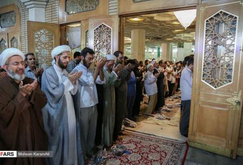 اقامه نماز عید سعید قربان در حرم حضرت معصومه(س)